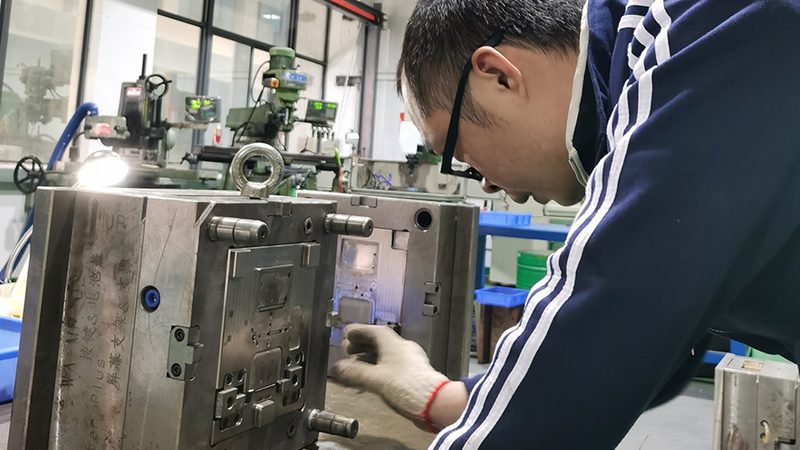 模具加工材质揭秘：材质如何影响价格**