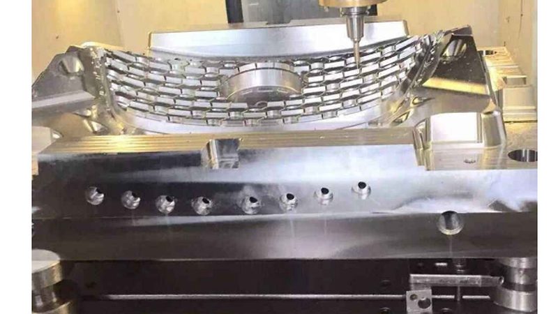 双色模具安装方法解析：关键步骤与注意事项