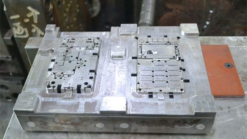 宁波日用品塑胶模具批发：揭秘模具选型的关键要素