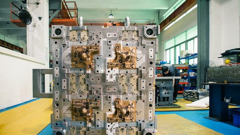双色注塑模具定制：深圳厂家的工艺与选择要点