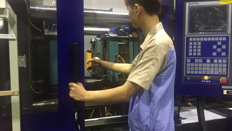 硅胶模具定制与金属模具开模成本解析